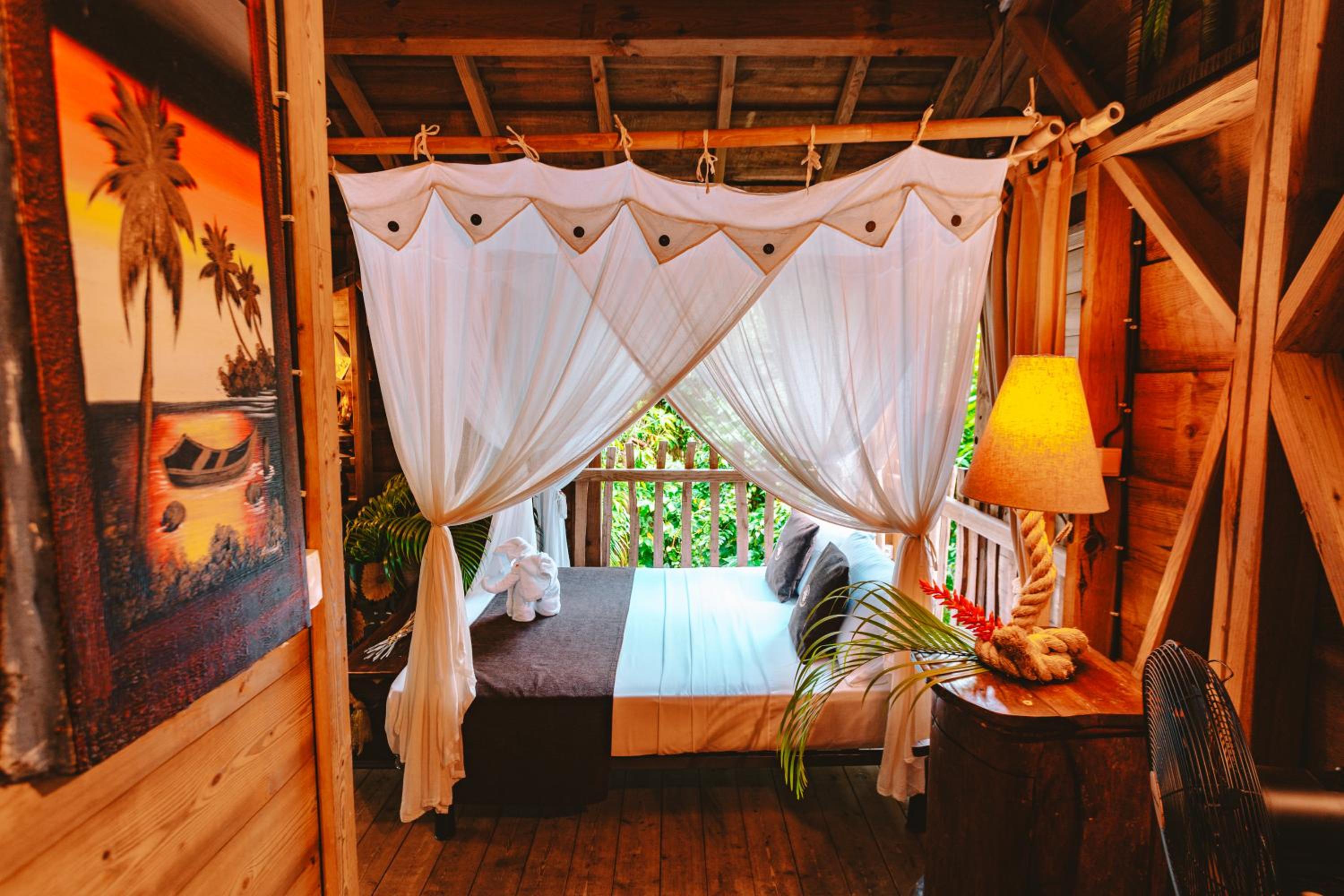 West Indies Cottage, cottages haut de gamme avec piscine, jacuzzi et vue jungle