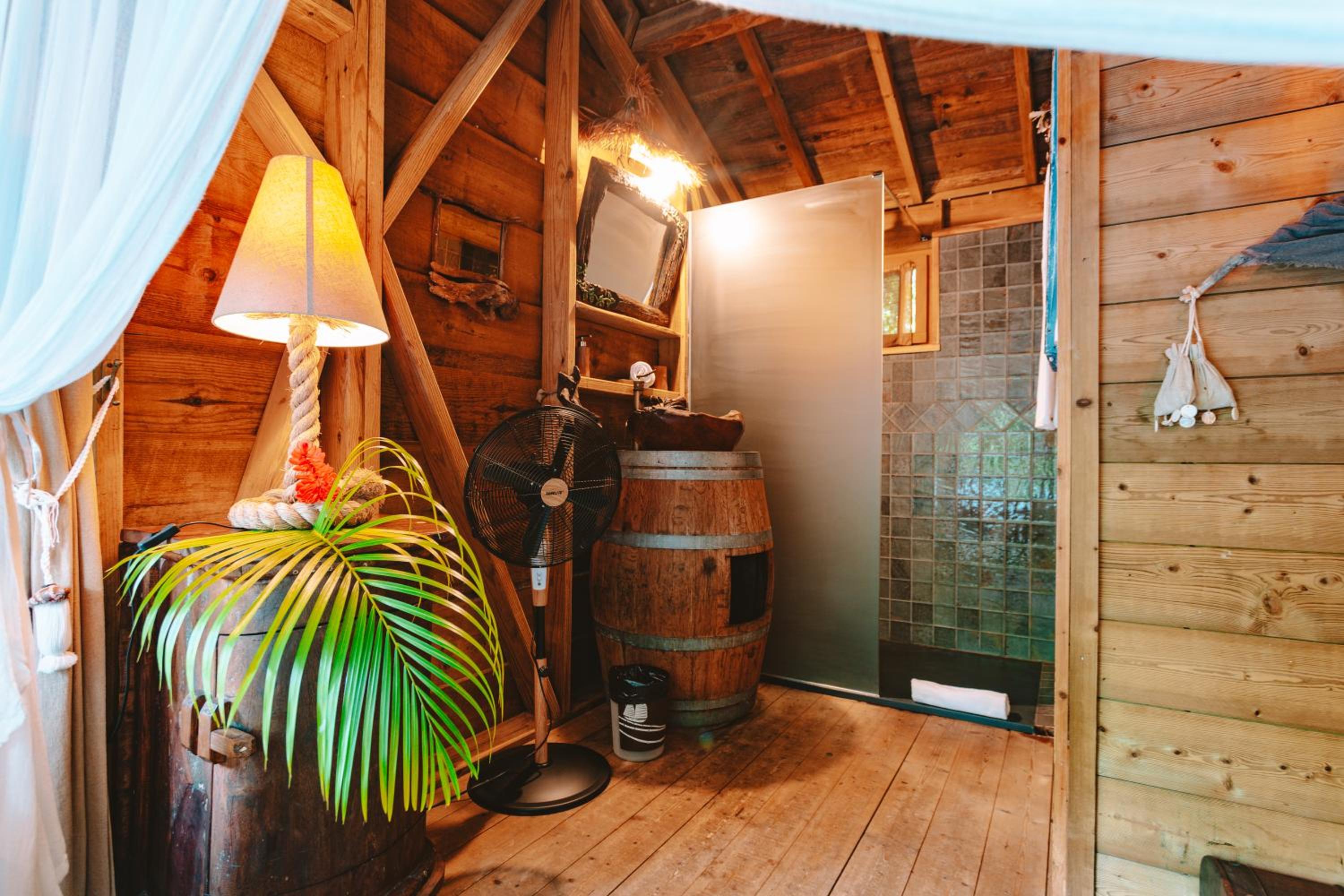 West Indies Cottage, cottages haut de gamme avec piscine, jacuzzi et vue jungle
