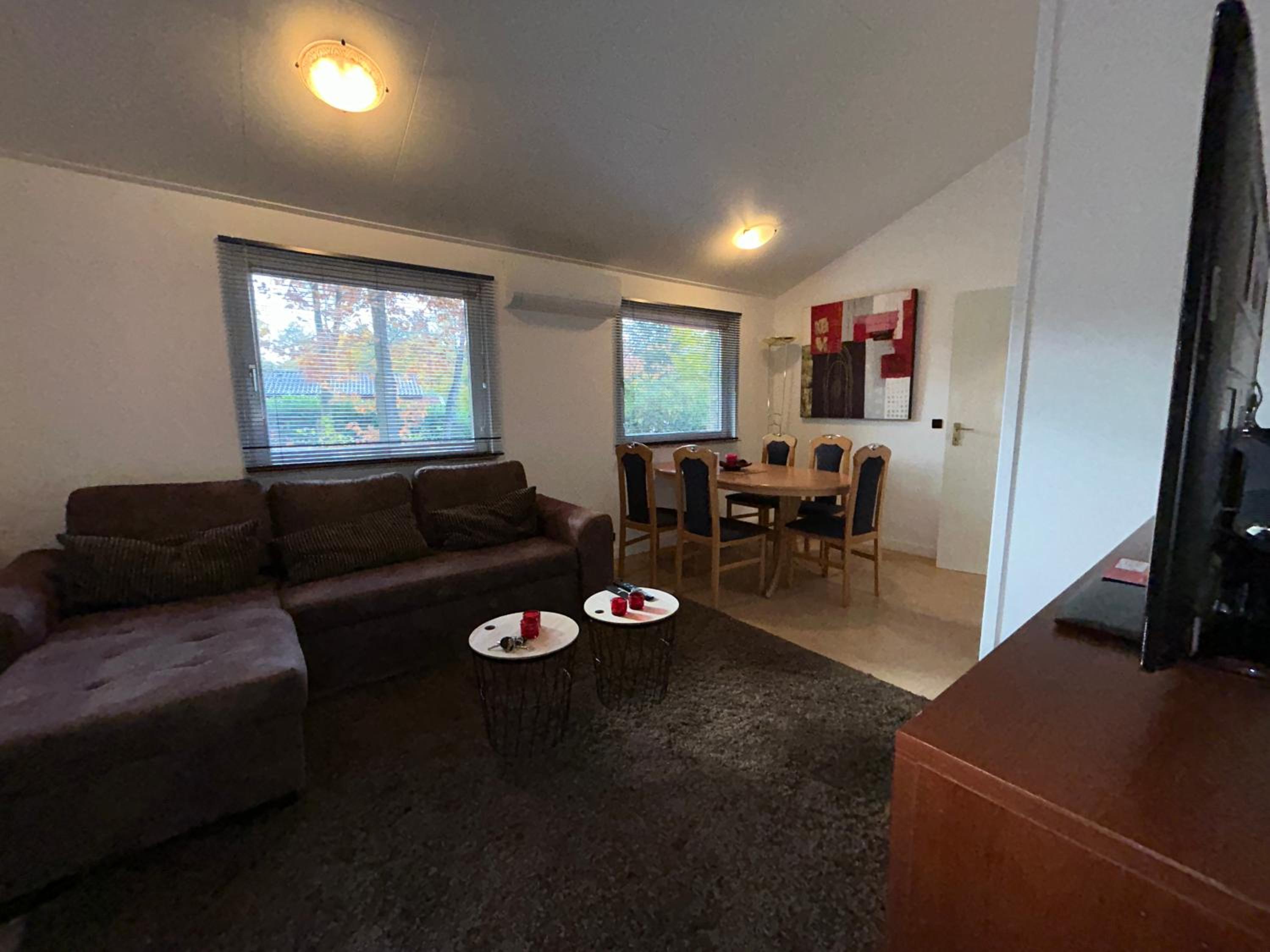 bungalow104 keybox starlink wifi tv heater airco woods pittoresque town lidl restaurant P