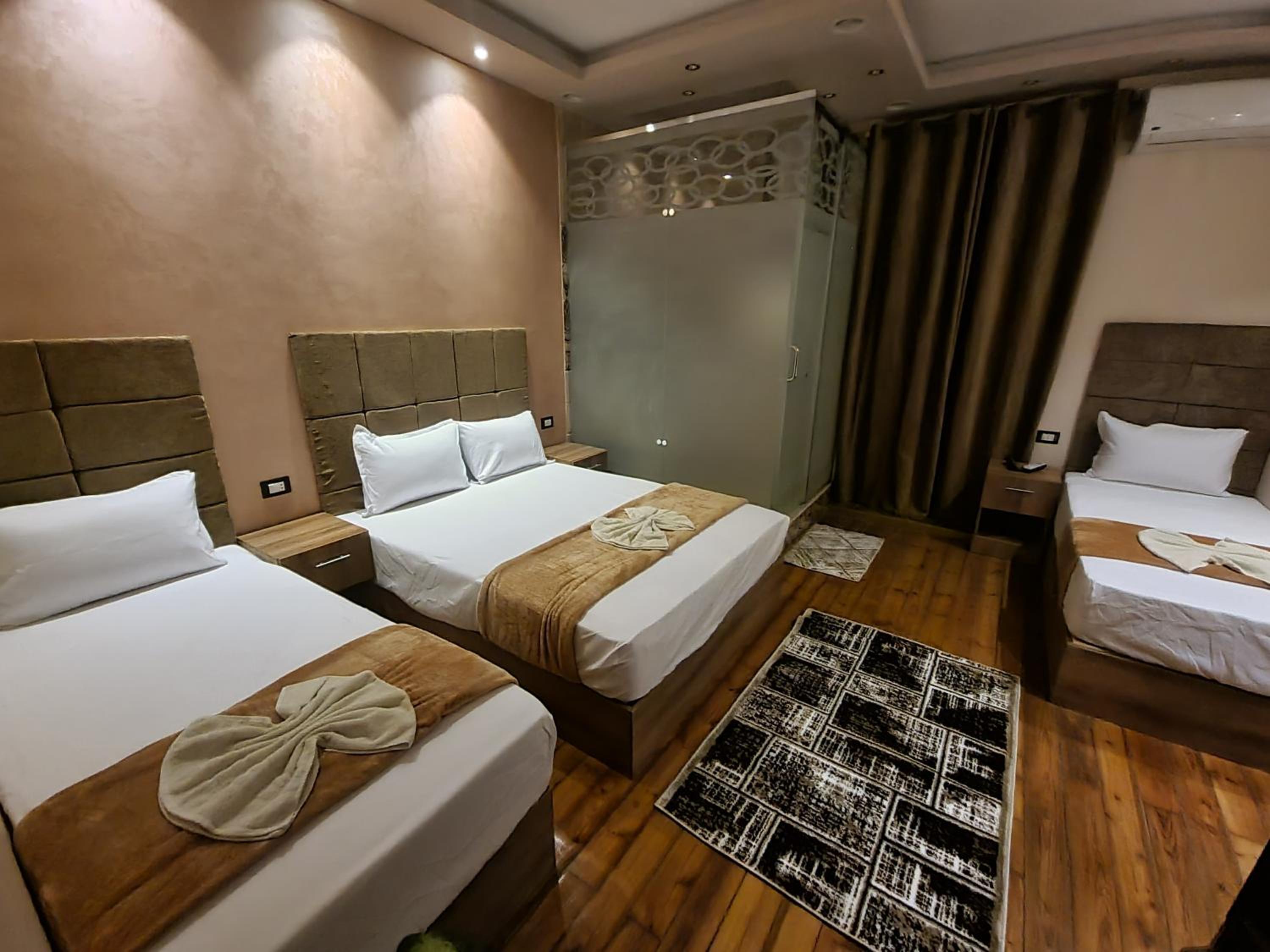 Plaza Group Hotel