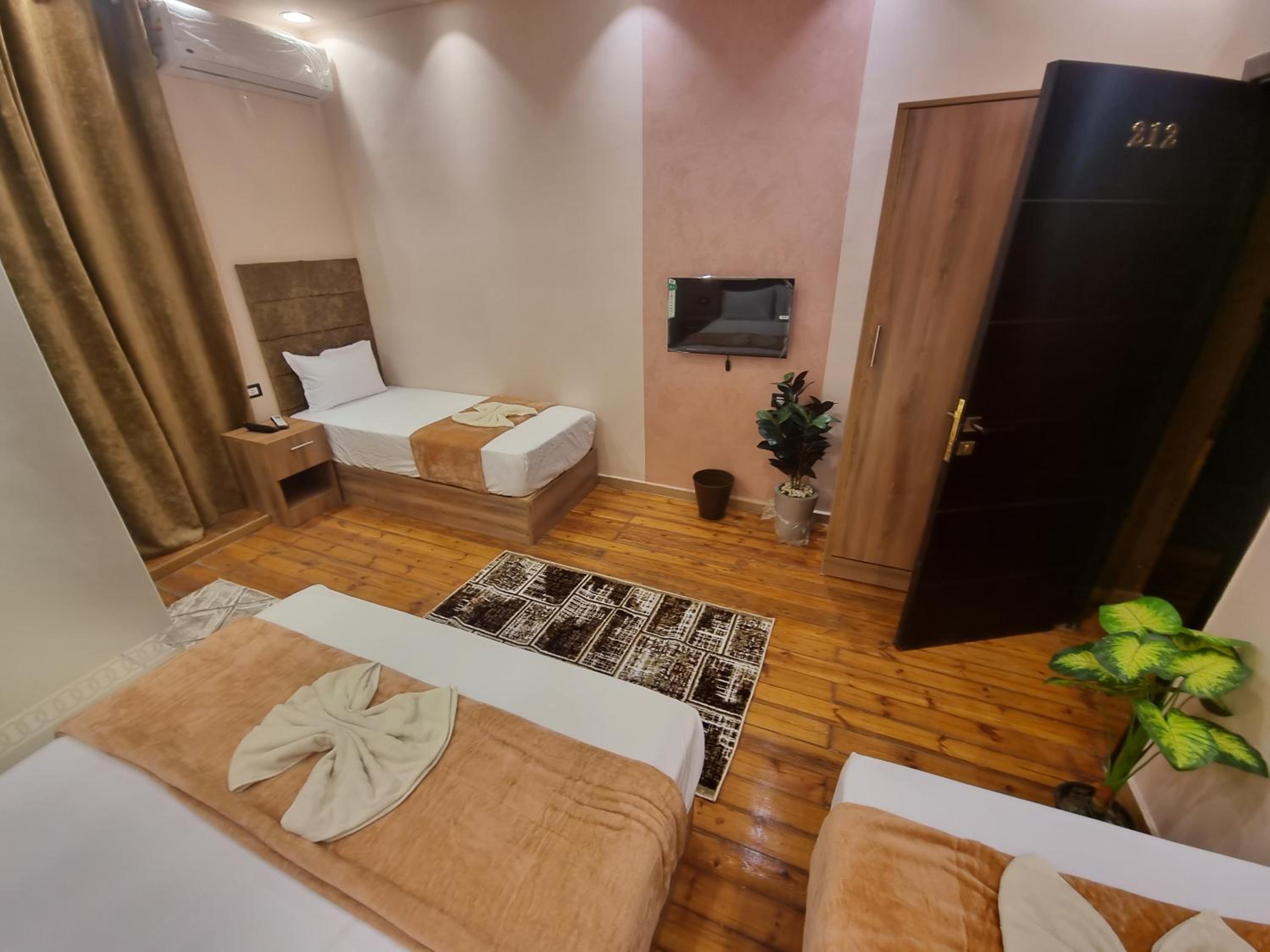 Plaza Group Hotel