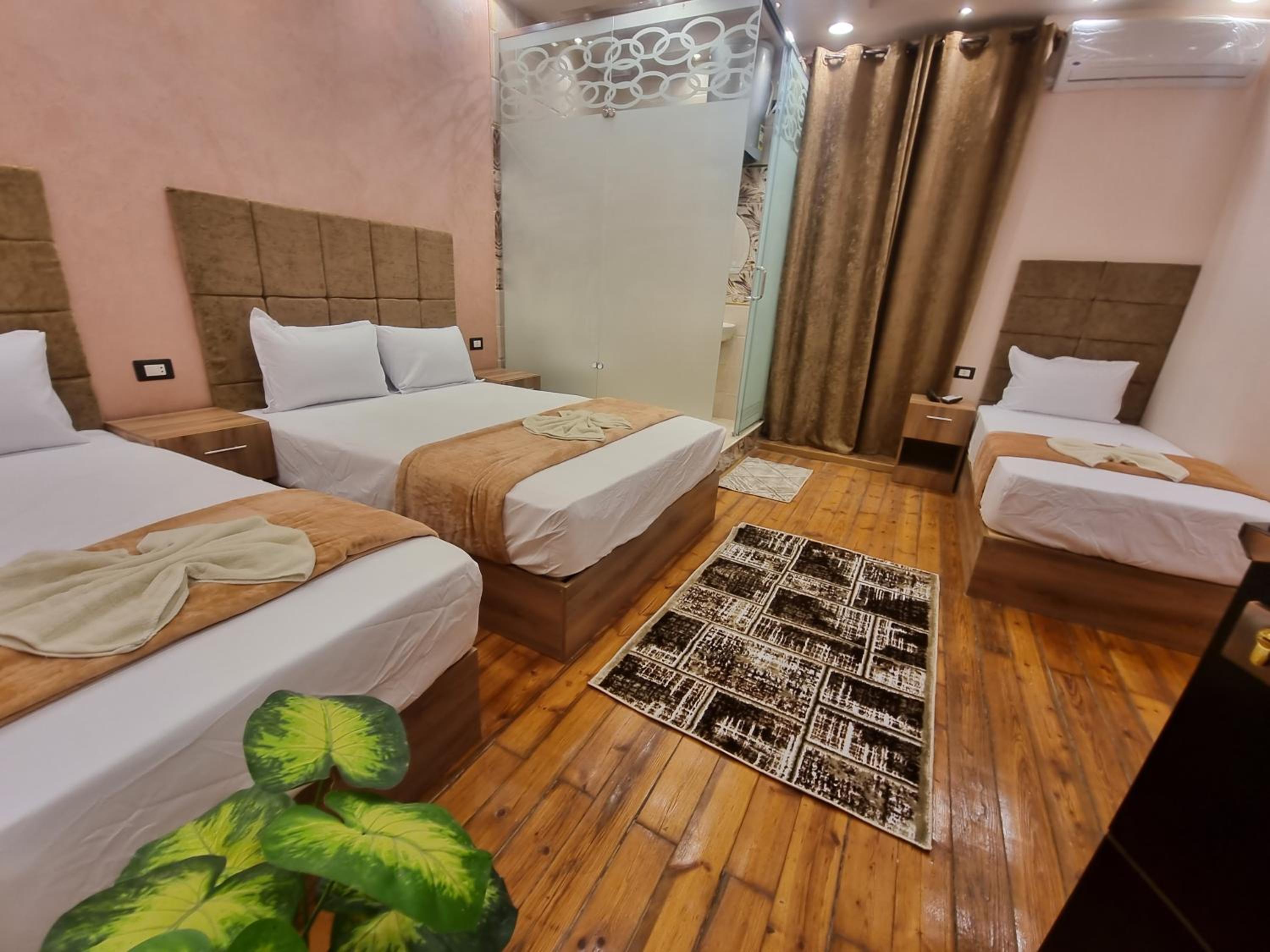 Plaza Group Hotel