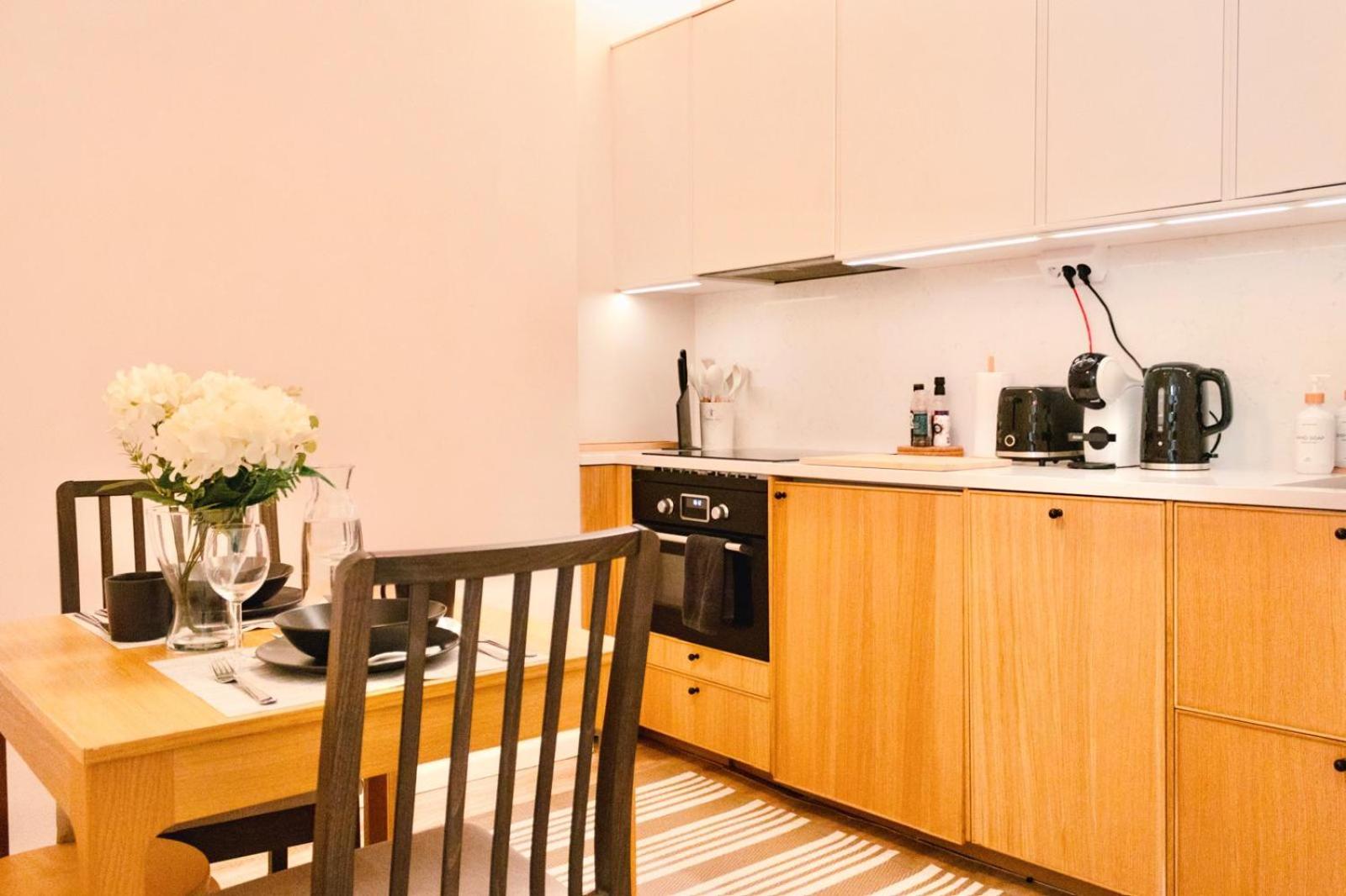 GuestFirst- Modern Boho Charm in Kallio Helsinki Center