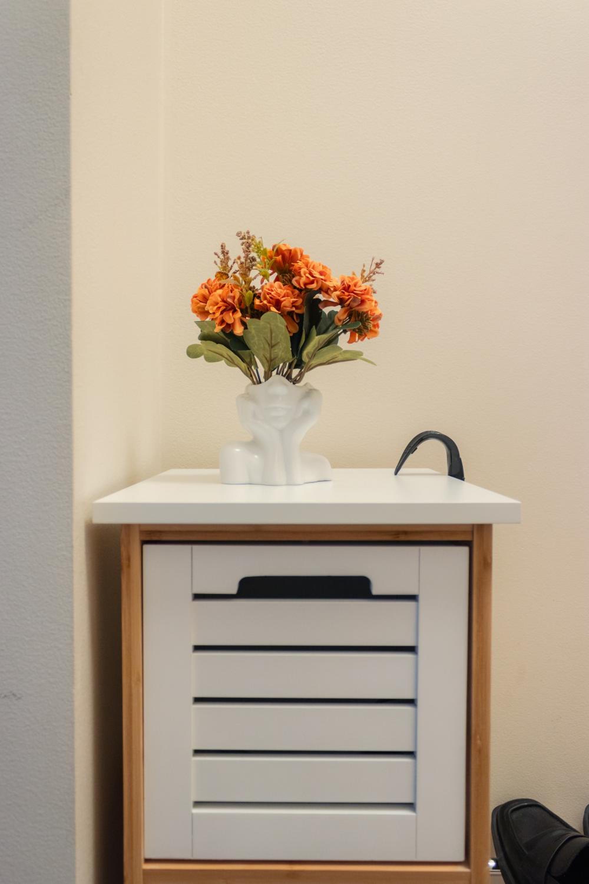 GuestFirst- Modern Boho Charm in Kallio Helsinki Center