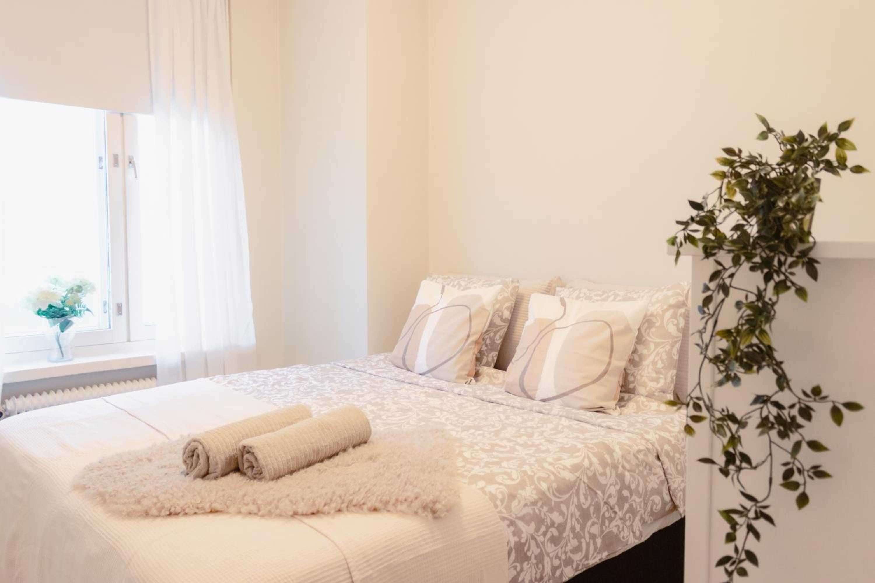GuestFirst- Modern Boho Charm in Kallio Helsinki Center