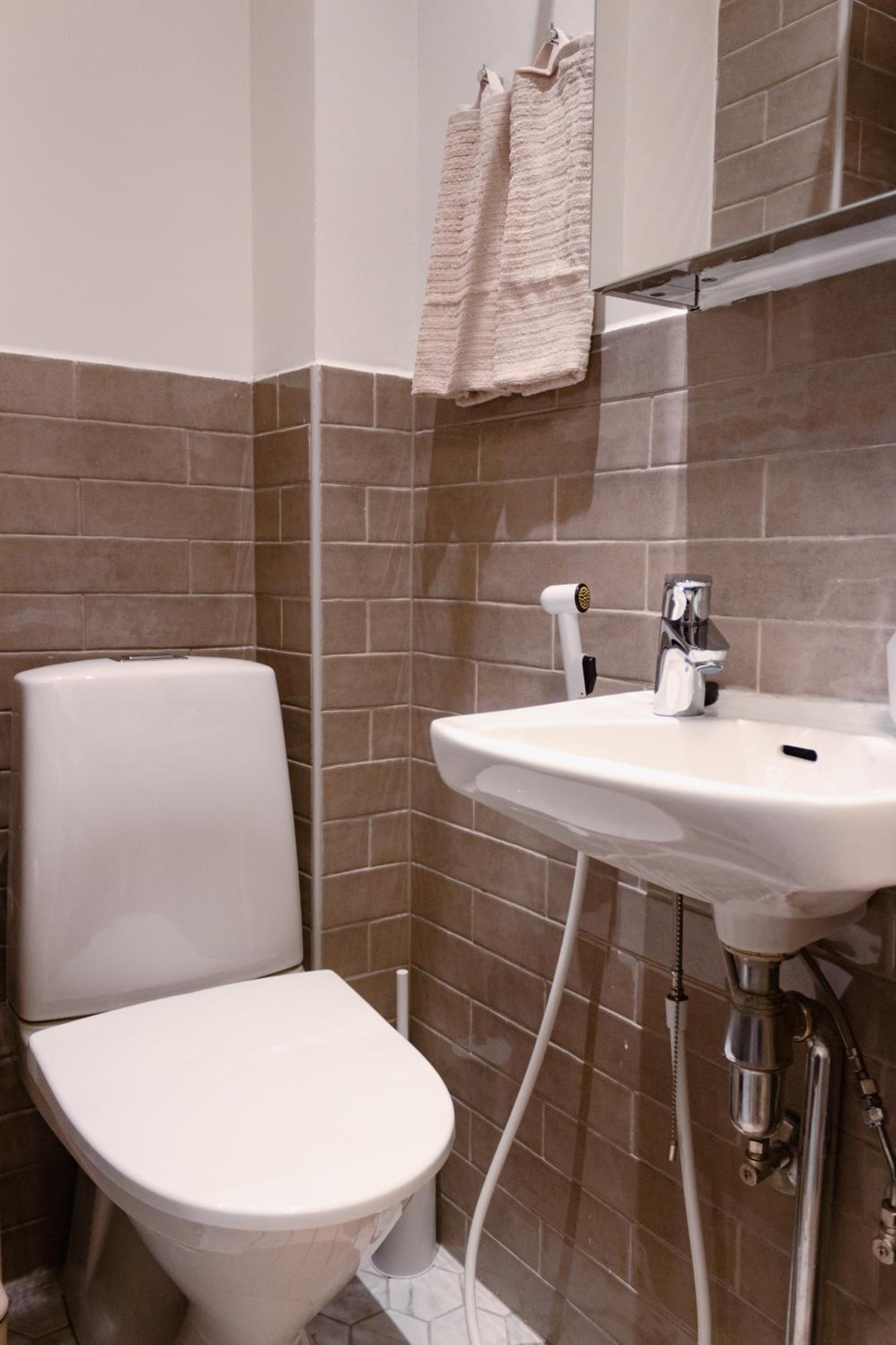 GuestFirst- Modern Boho Charm in Kallio Helsinki Center