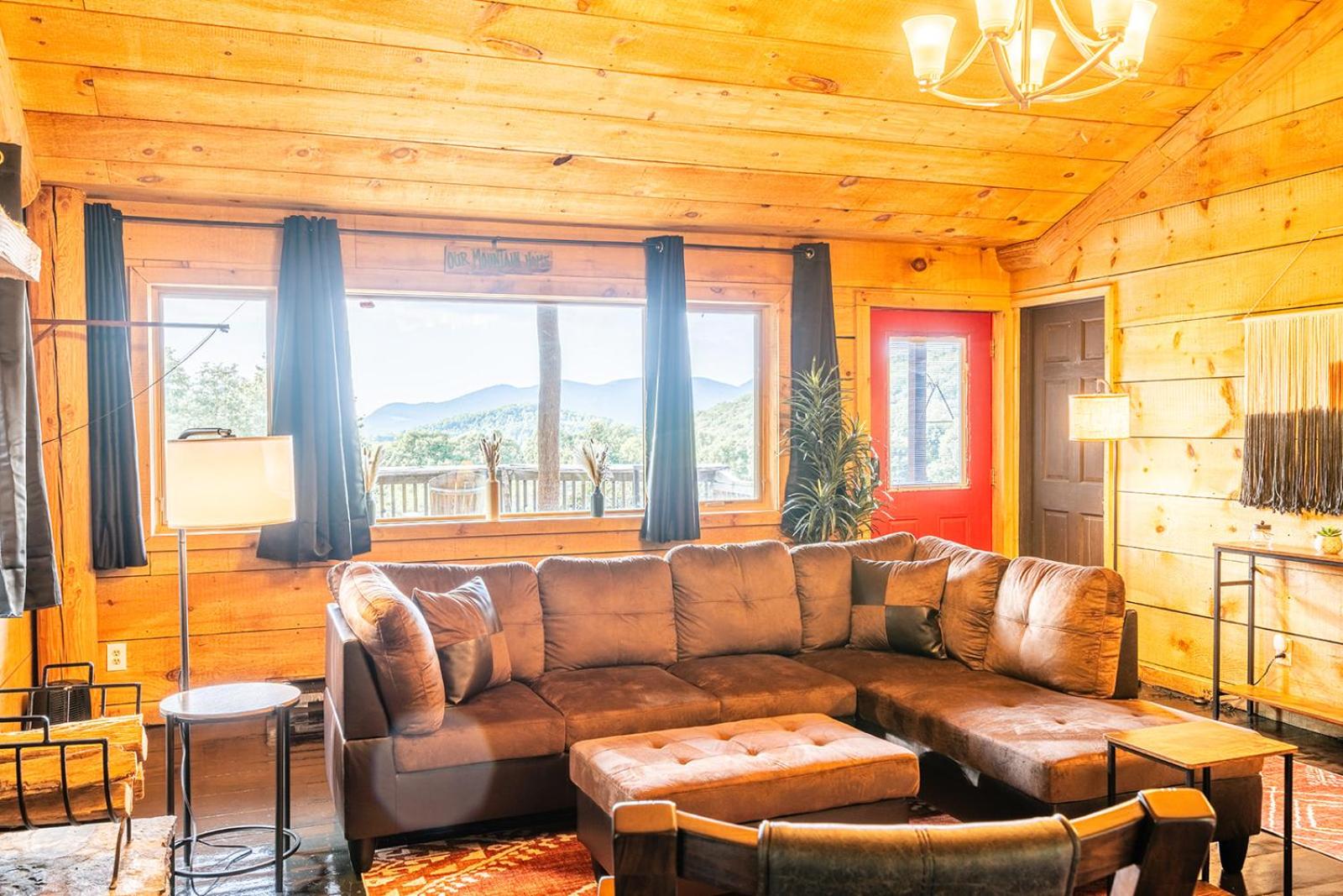 Lodge Cabin Feed Brush Horses Mountain View Hot Tub Fireplace view 5
