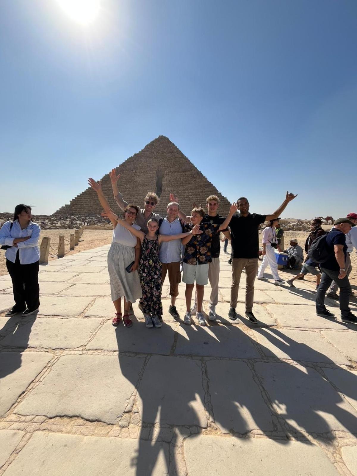 2 Jana Pyramids view inn