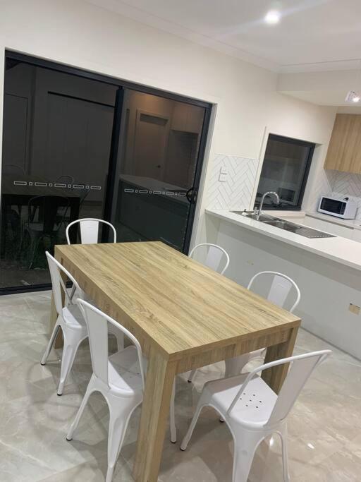 Coburg Lake Retreat