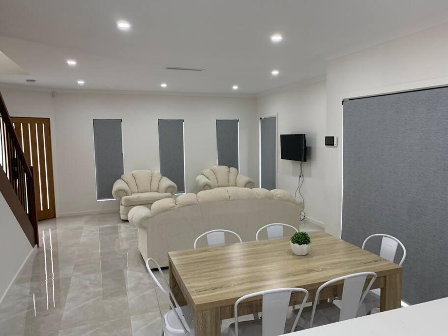 Coburg Lake Retreat