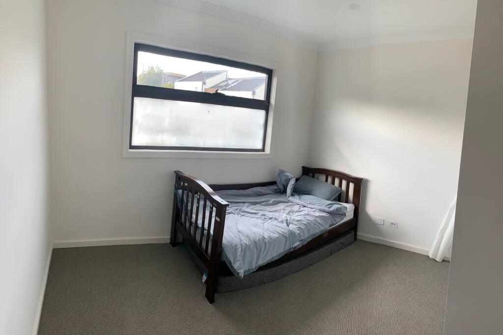 Coburg Lake Retreat