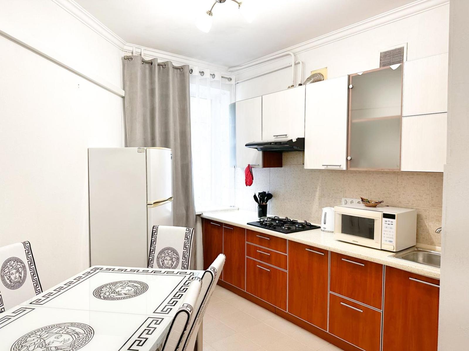 Center 2 bedrooms Puskin view 2