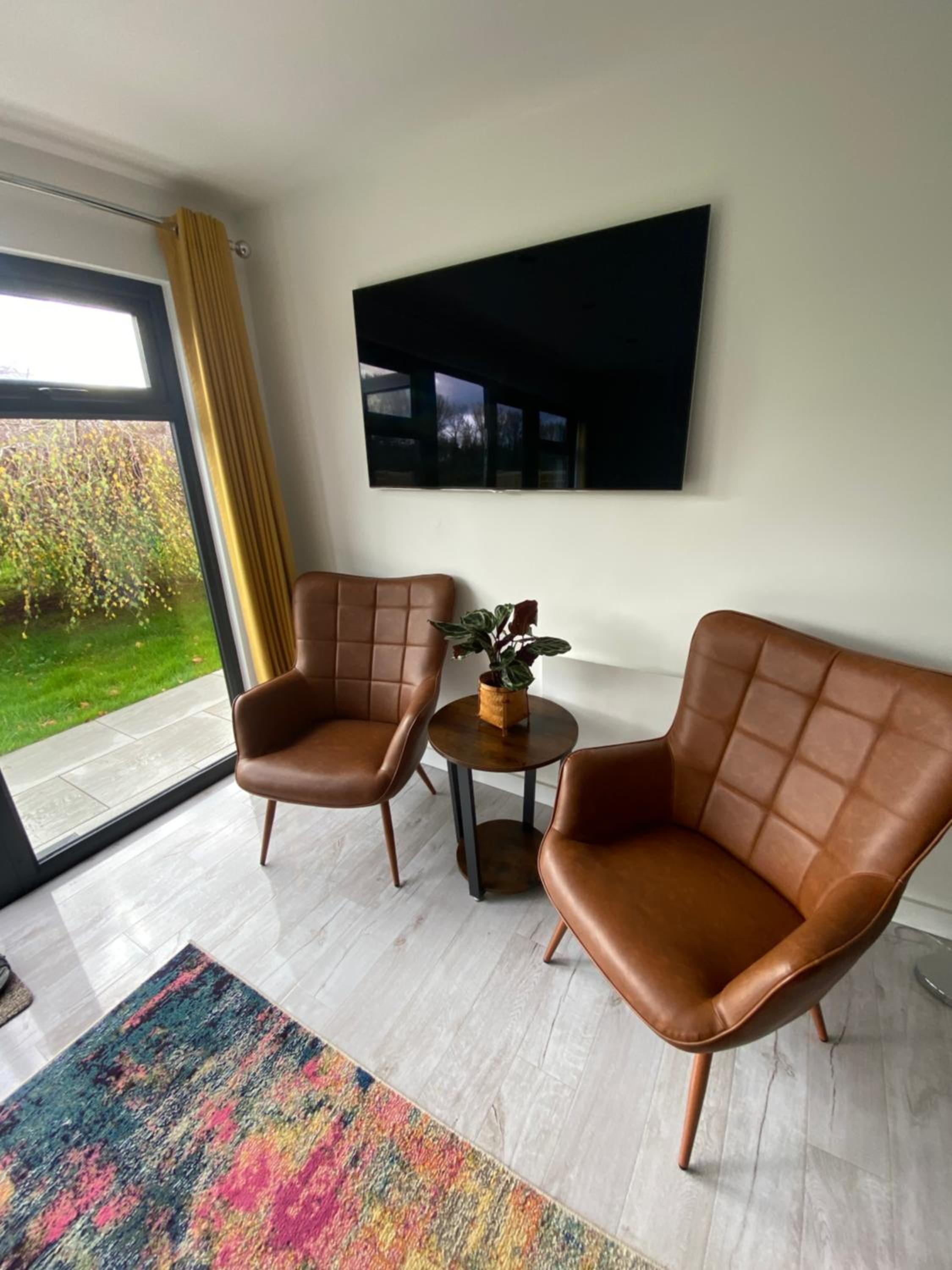 Court Lane Stables - Premium Rural Retreat with Hot Tub