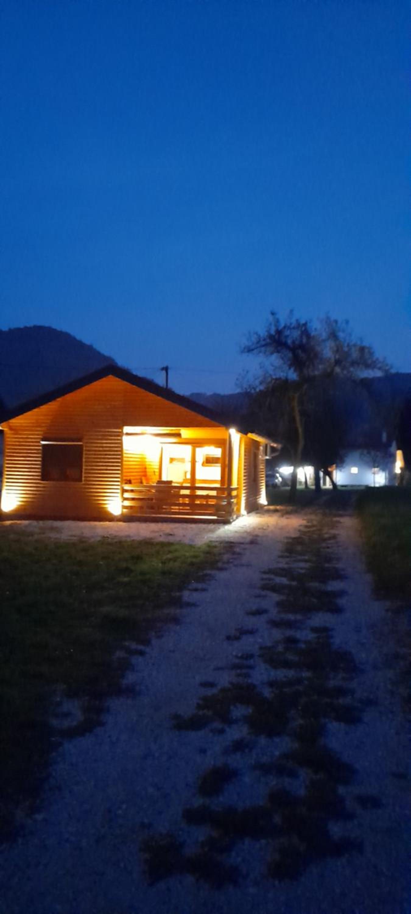 Sweet Home Visoko FREE PARKING, AC, RENT A CAR