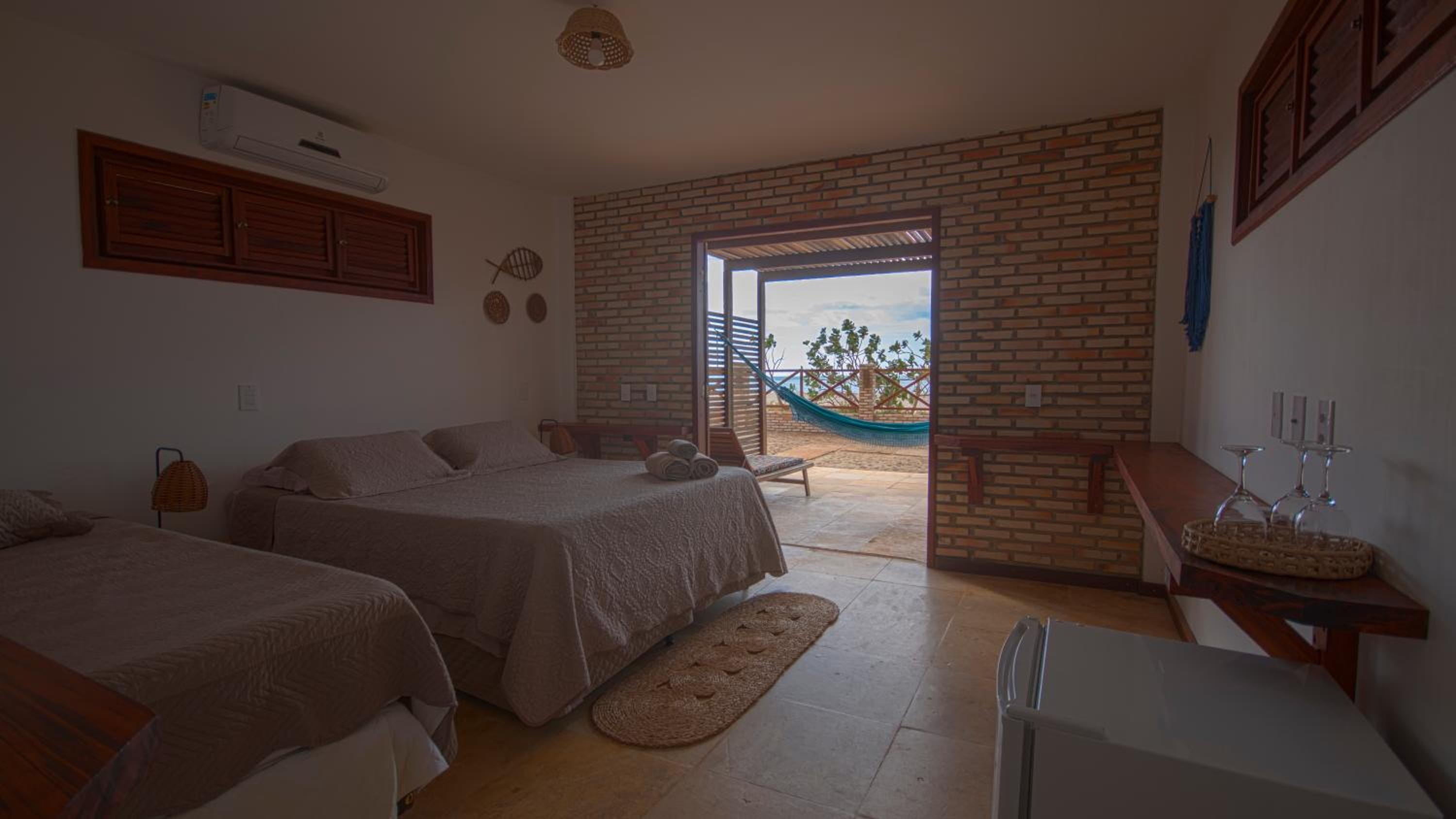 BEACH HOUSE - Suite 2 - NA PRAIA -BEACHFRONT