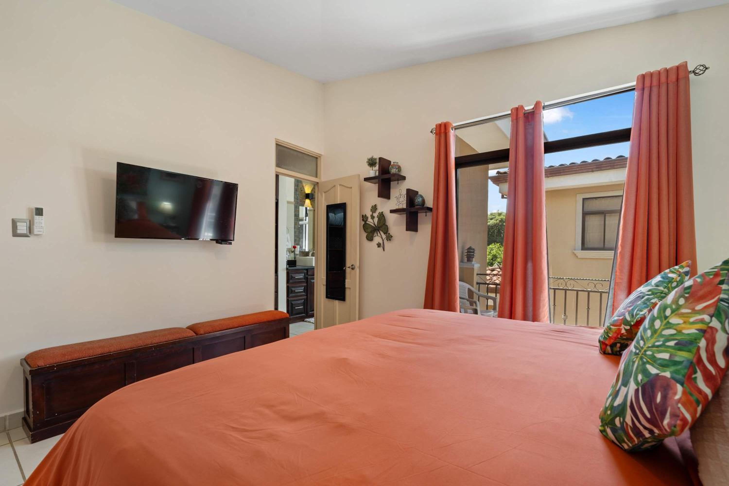 Villa with Pool, Gated Playas del Coco Getaway