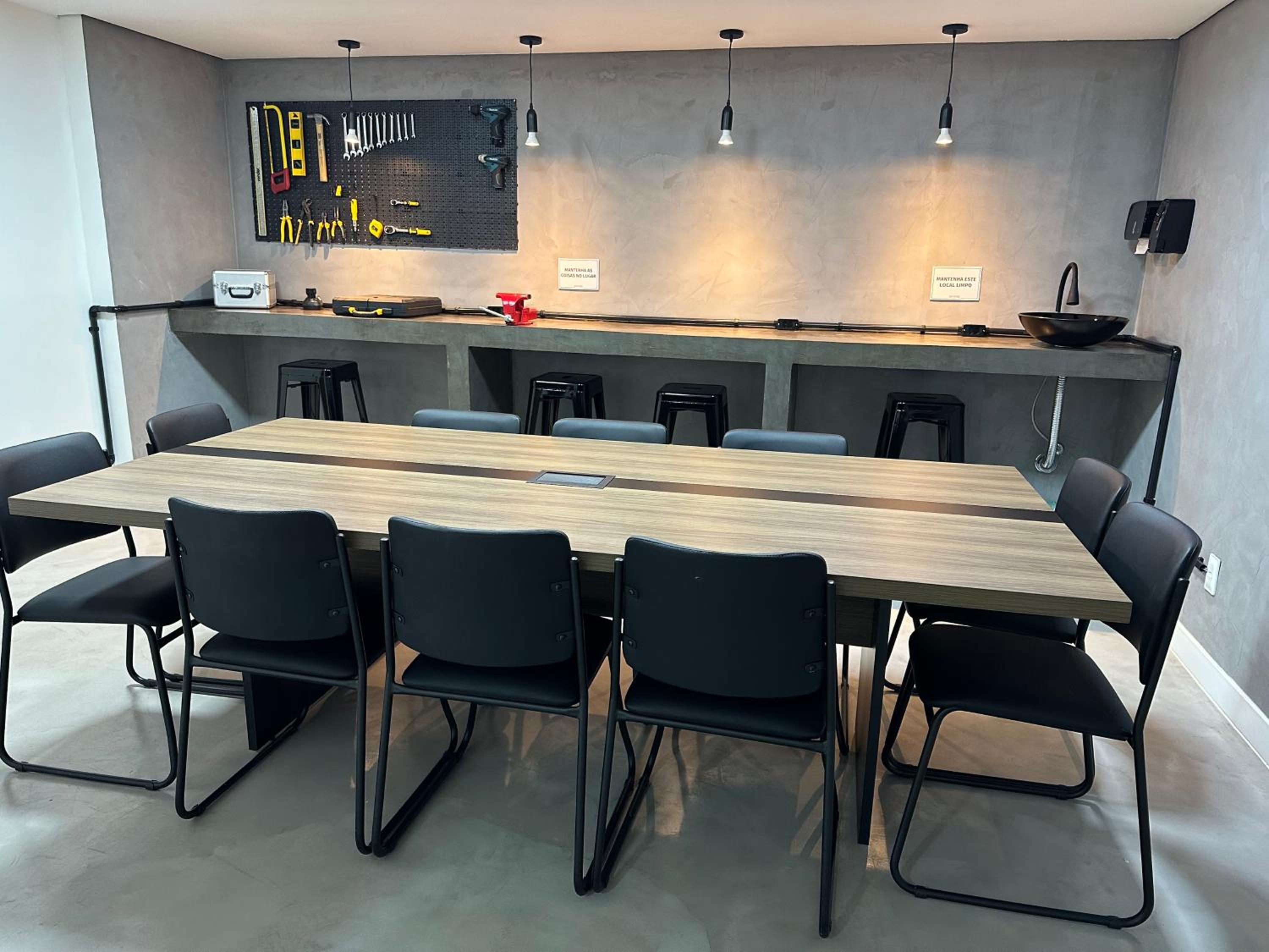 Apê BC Ótima localização 4min a pé da Praia Garagem Home Office para 4 com Ar-condicionado Portaria 24h