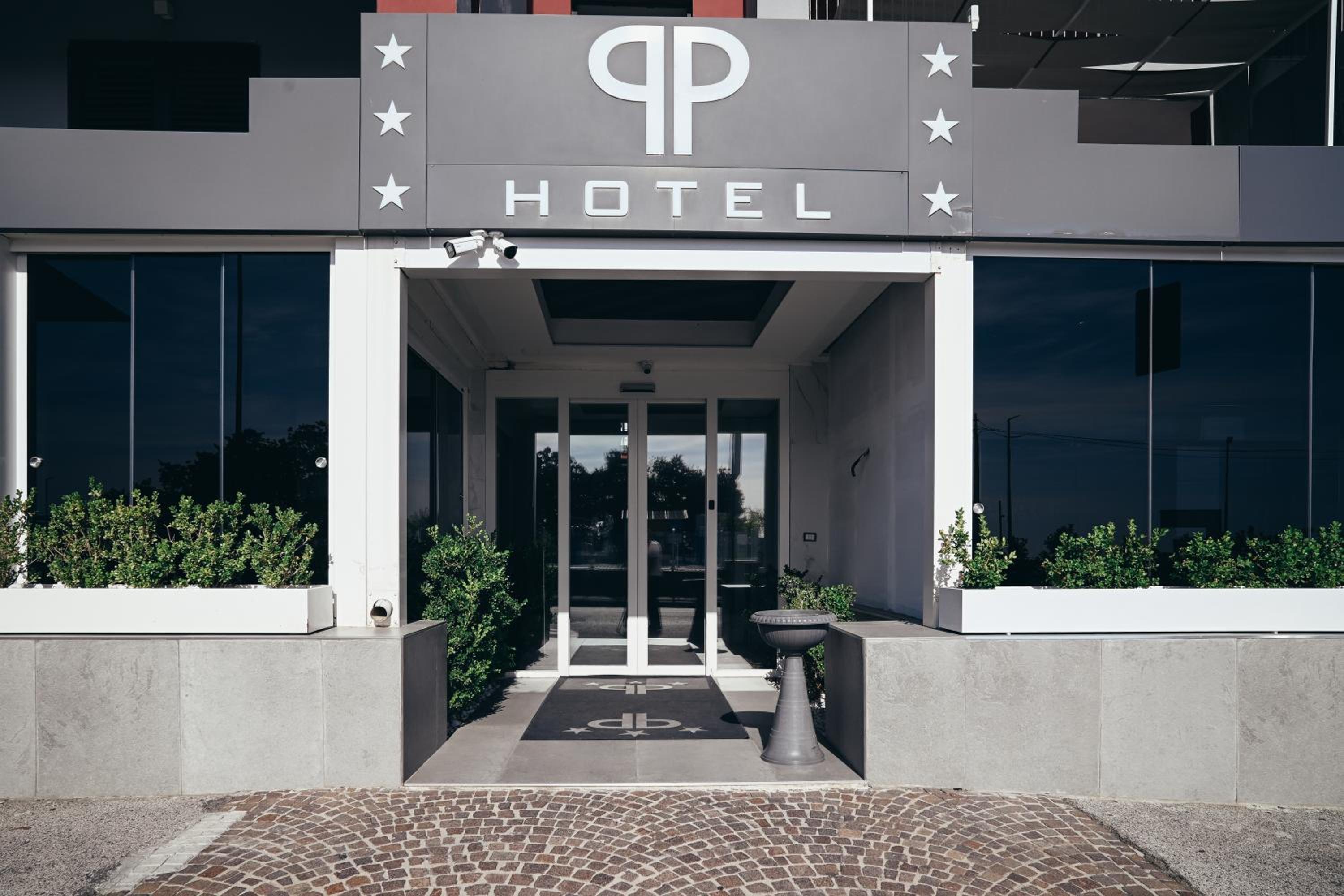 Hotel Puteoli Palace Hotel - Image 1