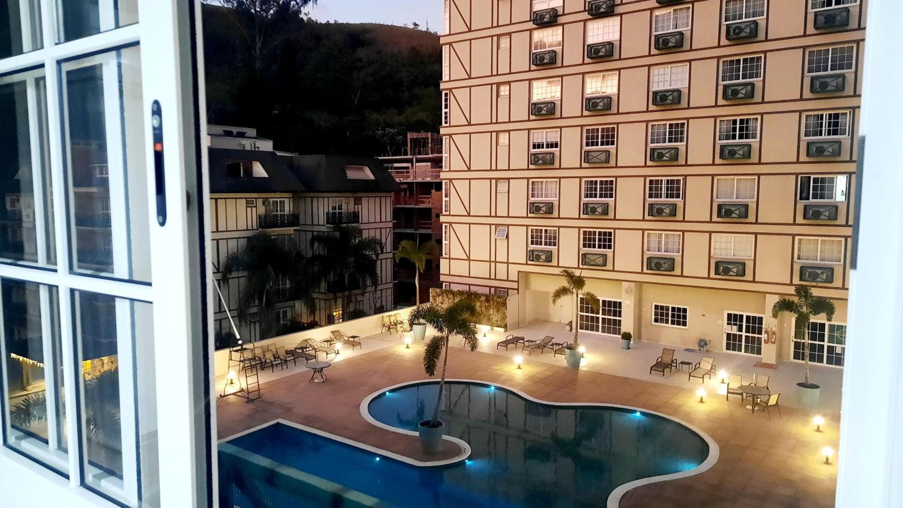 Granja Brasil - Lindo Studio - Com Piscina e Lazer - No Centro de Itaipava