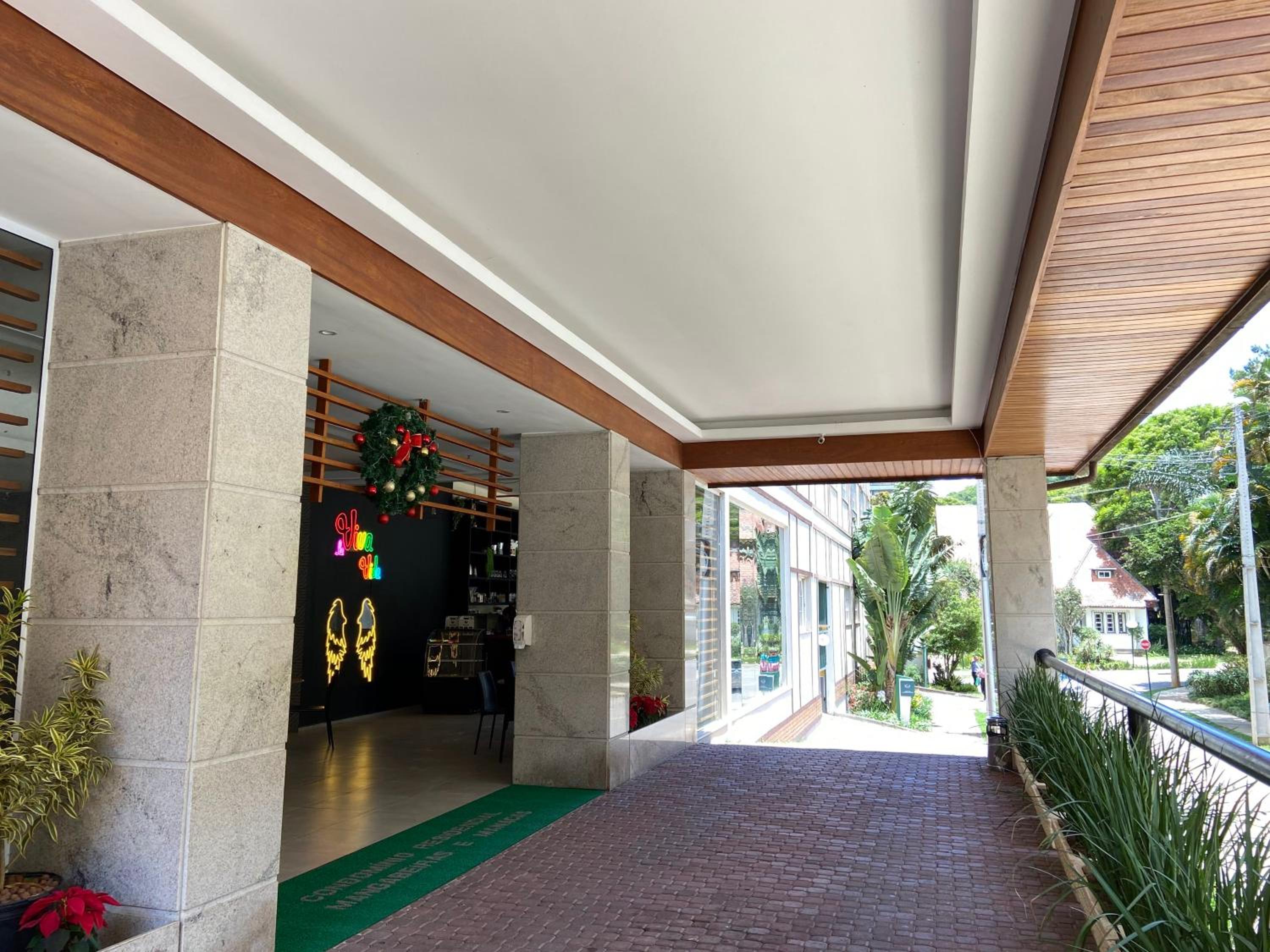 Granja Brasil - Lindo Studio - Com Piscina e Lazer - No Centro de Itaipava