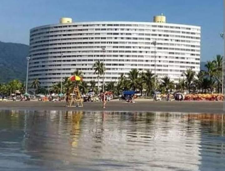 Peruíbe - prédio redondo - apartamentos frente ao mar