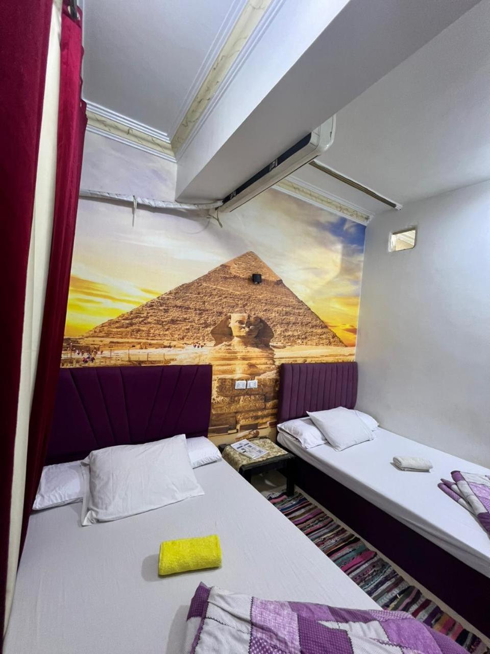Jana pyramids view in 3