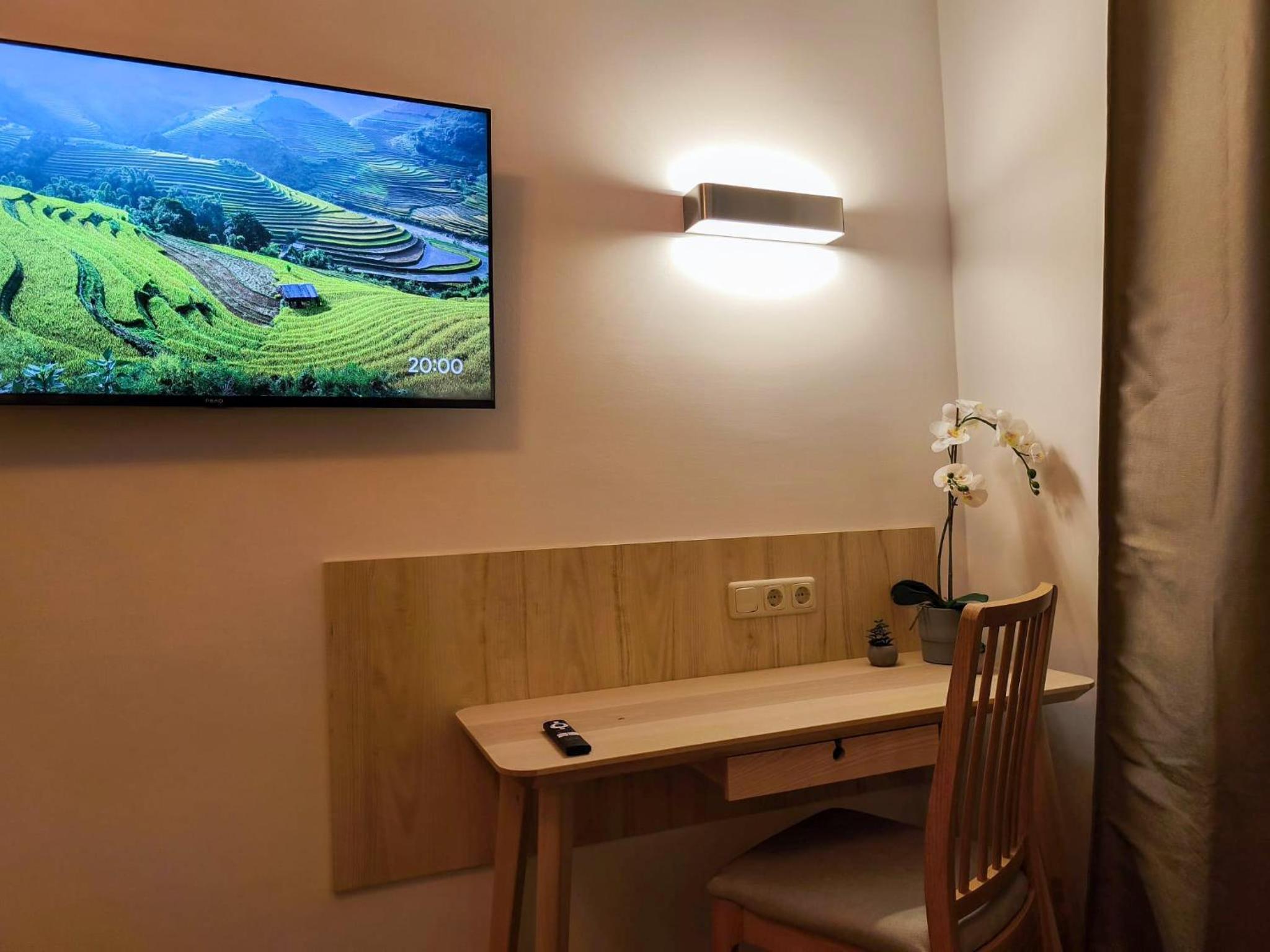 Home 1 - 70qm Luxus City Apartment mit Balkon nahe Messe im Zentrum Nürnbergs- ruhige und zentrale Lage, Parkplatz inklusive