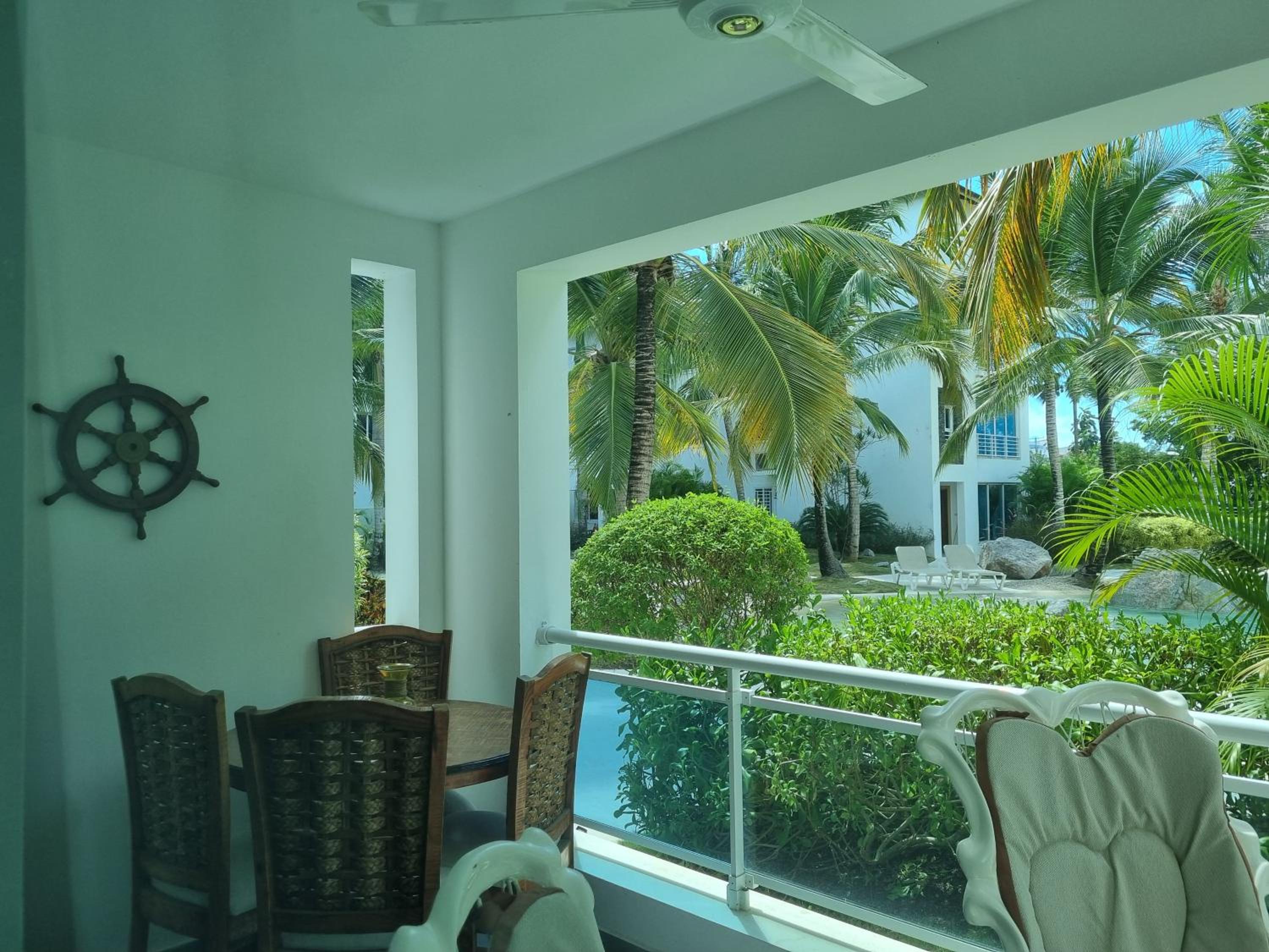 A private cozy-beach apartment in Dominicus