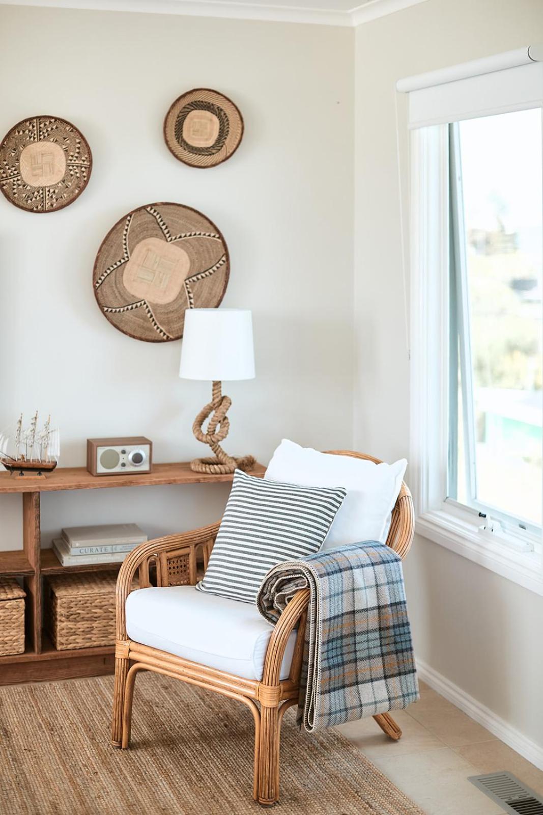 Tyntynder Coastal Beach House with Panoramic Views and Stunning Sunsets