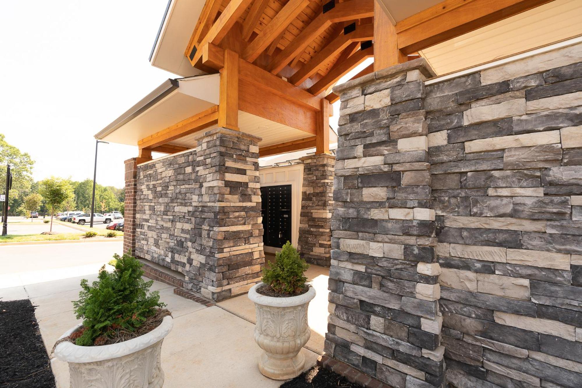 Overlook 6303 i Modern Resort Style living view 3