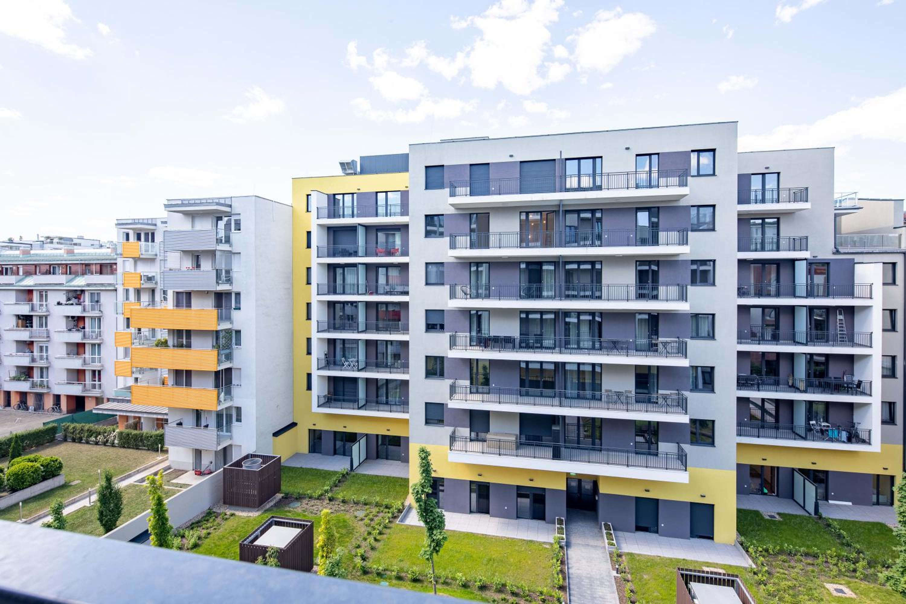 Central - Free Parking - Large Balcony view 3