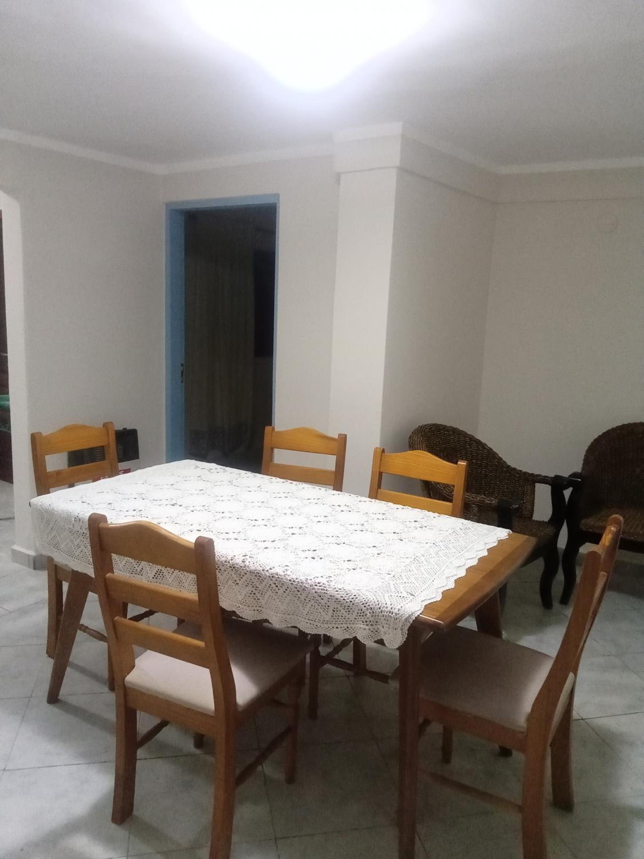 Dpto amueblado con cochera descubierta