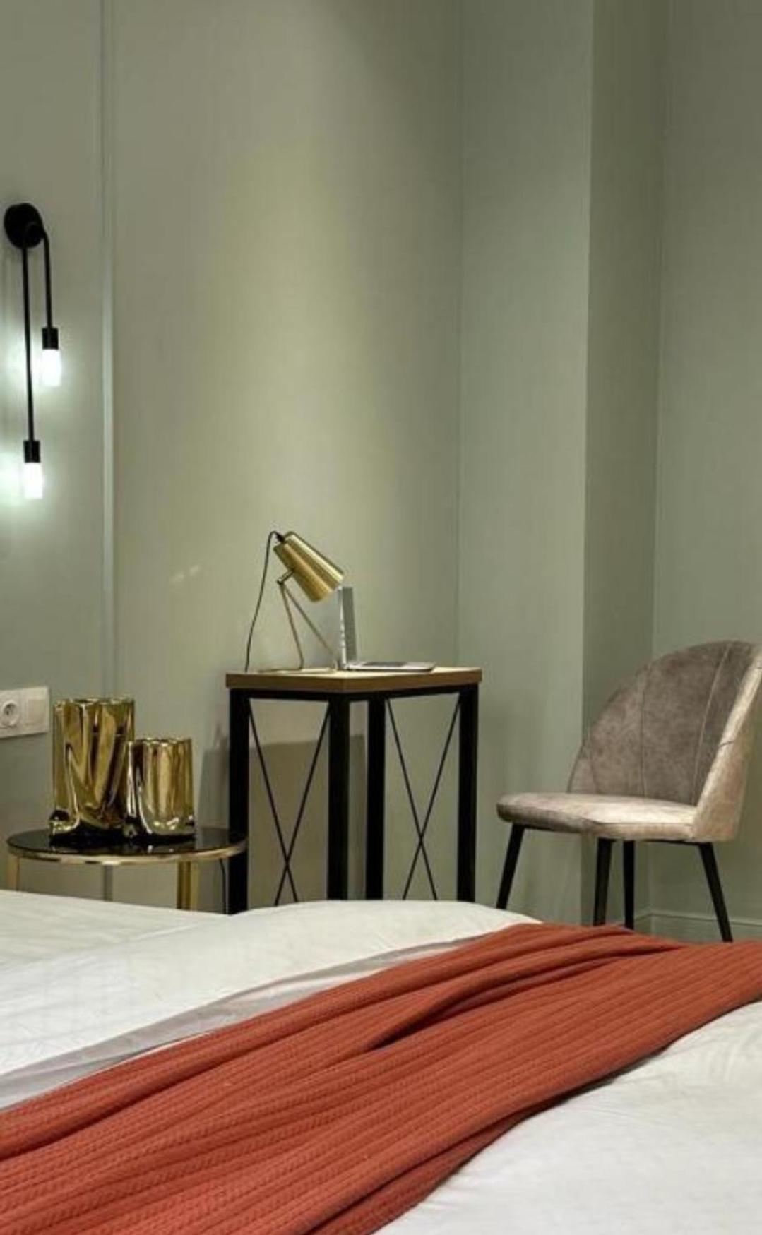 DIAMOND APARTMENTs