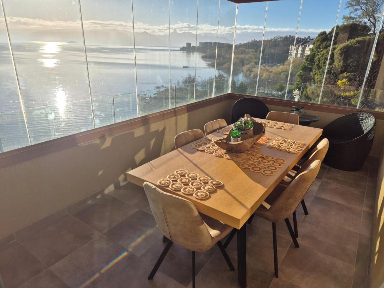 Moderno Depto con Vista al Lago