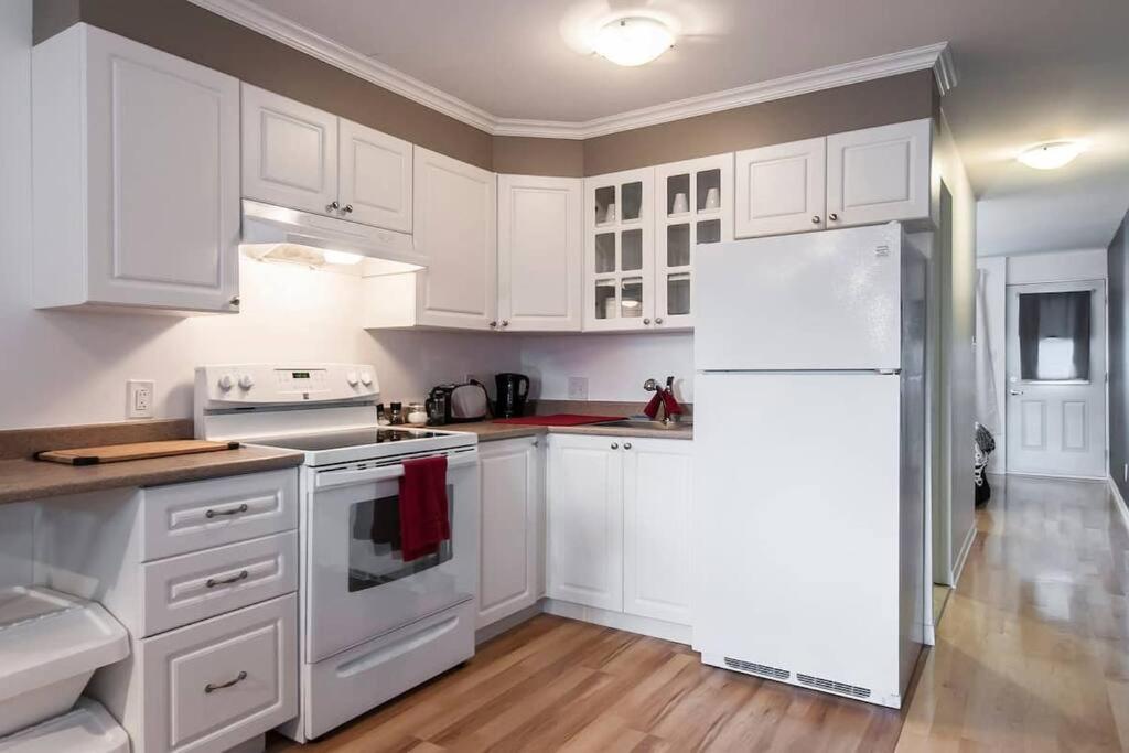 Metro Sherbrooke - 1 Bedroom