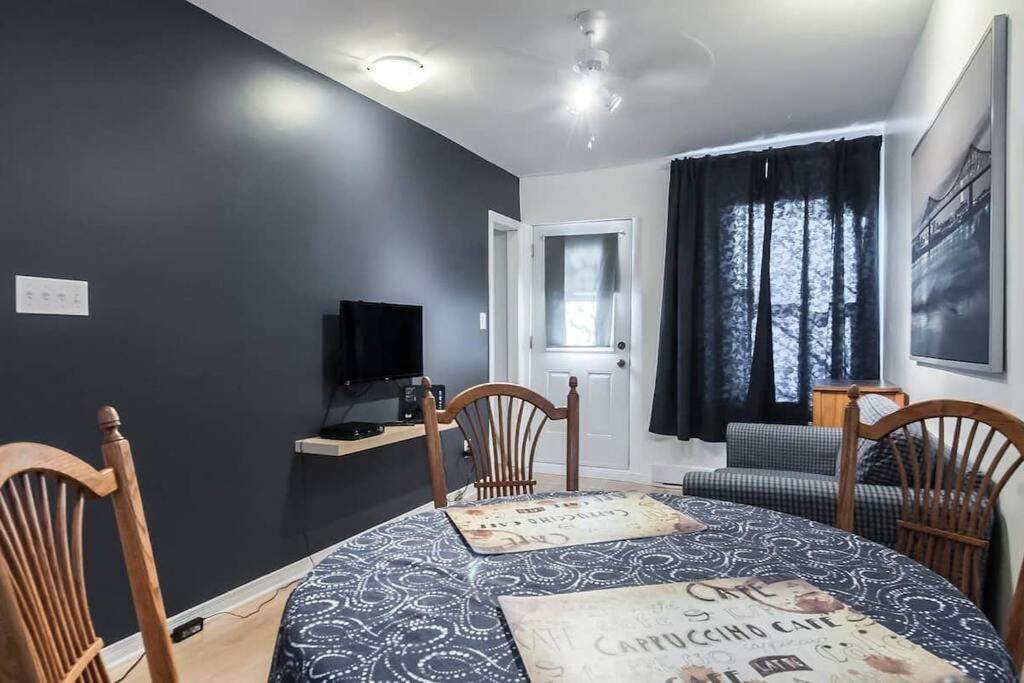 Metro Sherbrooke - 1 Bedroom