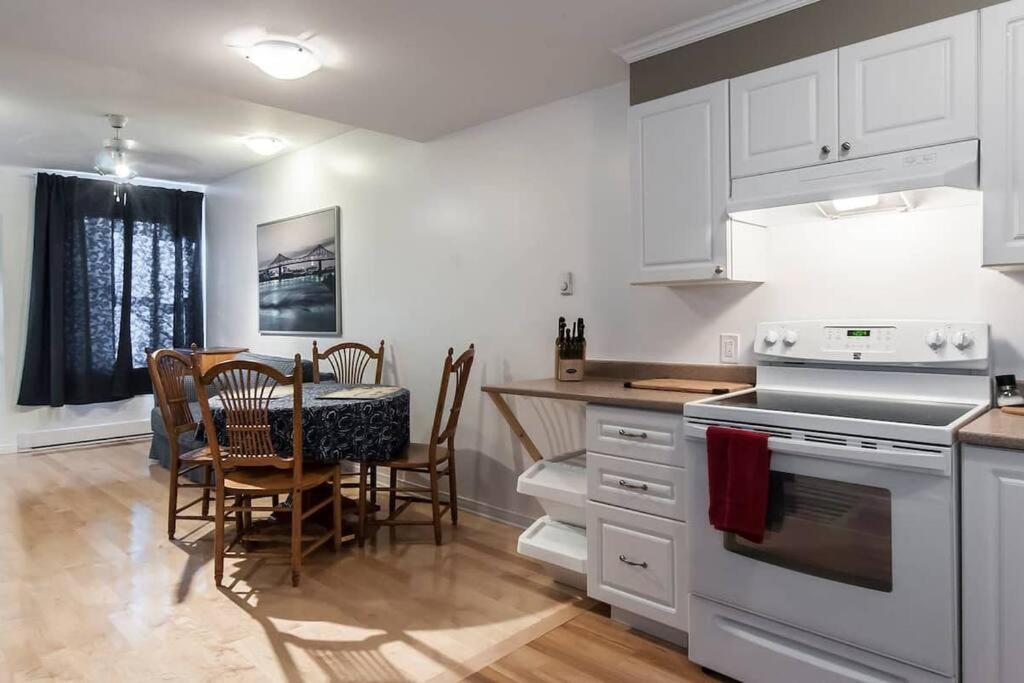 Metro Sherbrooke - 1 Bedroom
