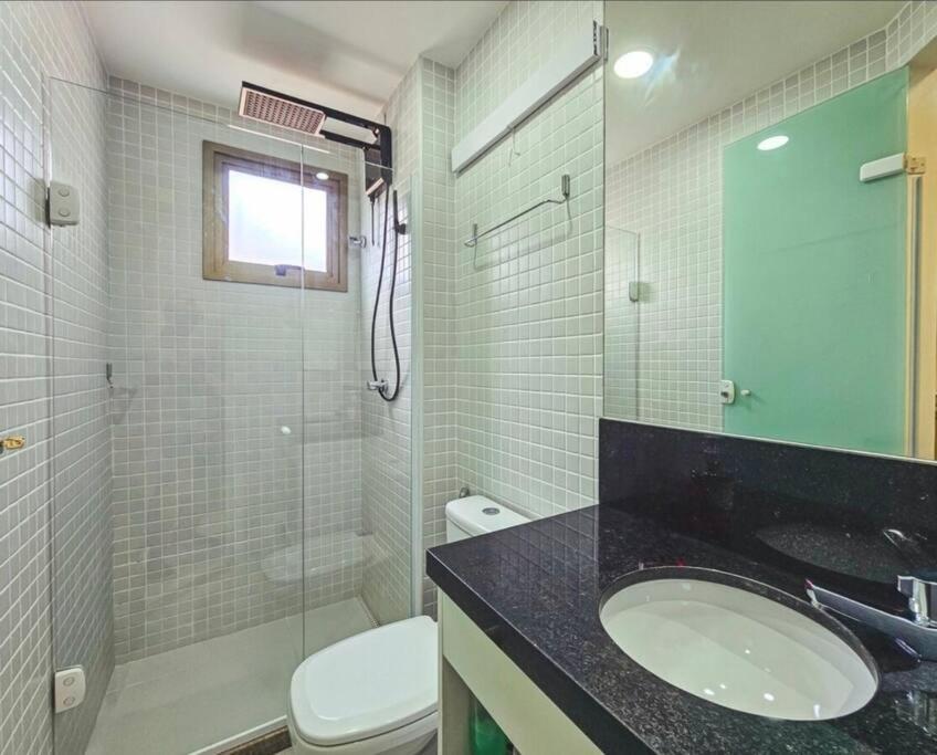 Studio moderno com piscina frente de praia