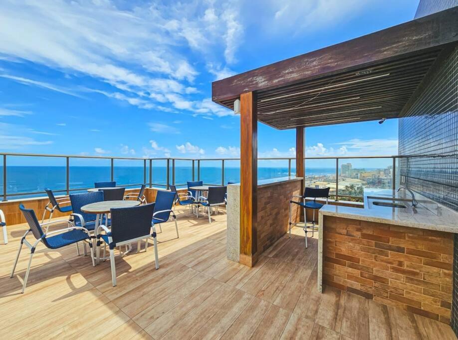 Studio moderno com piscina frente de praia