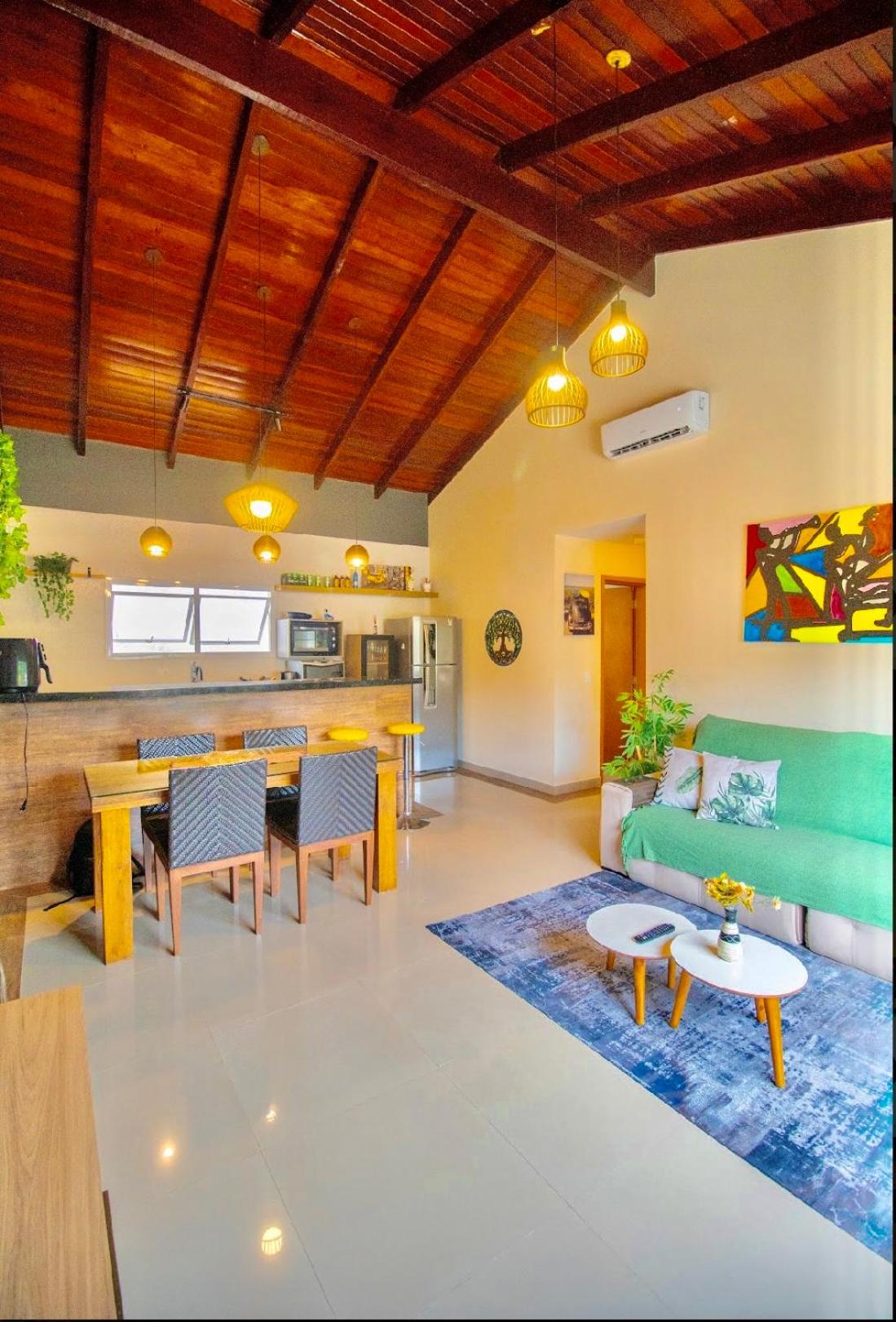 Linda casa em Juquehy a 150 metros da praia!! Casa em condomínio!