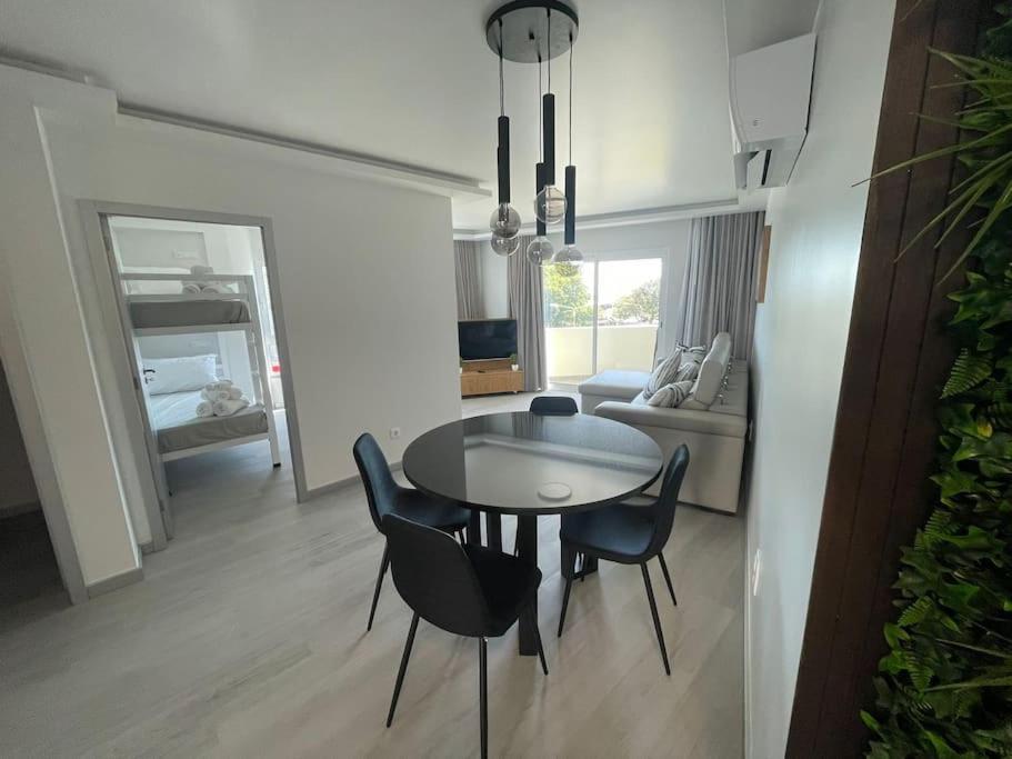 Luxurious T2 Varandas Apartment XIII view 3
