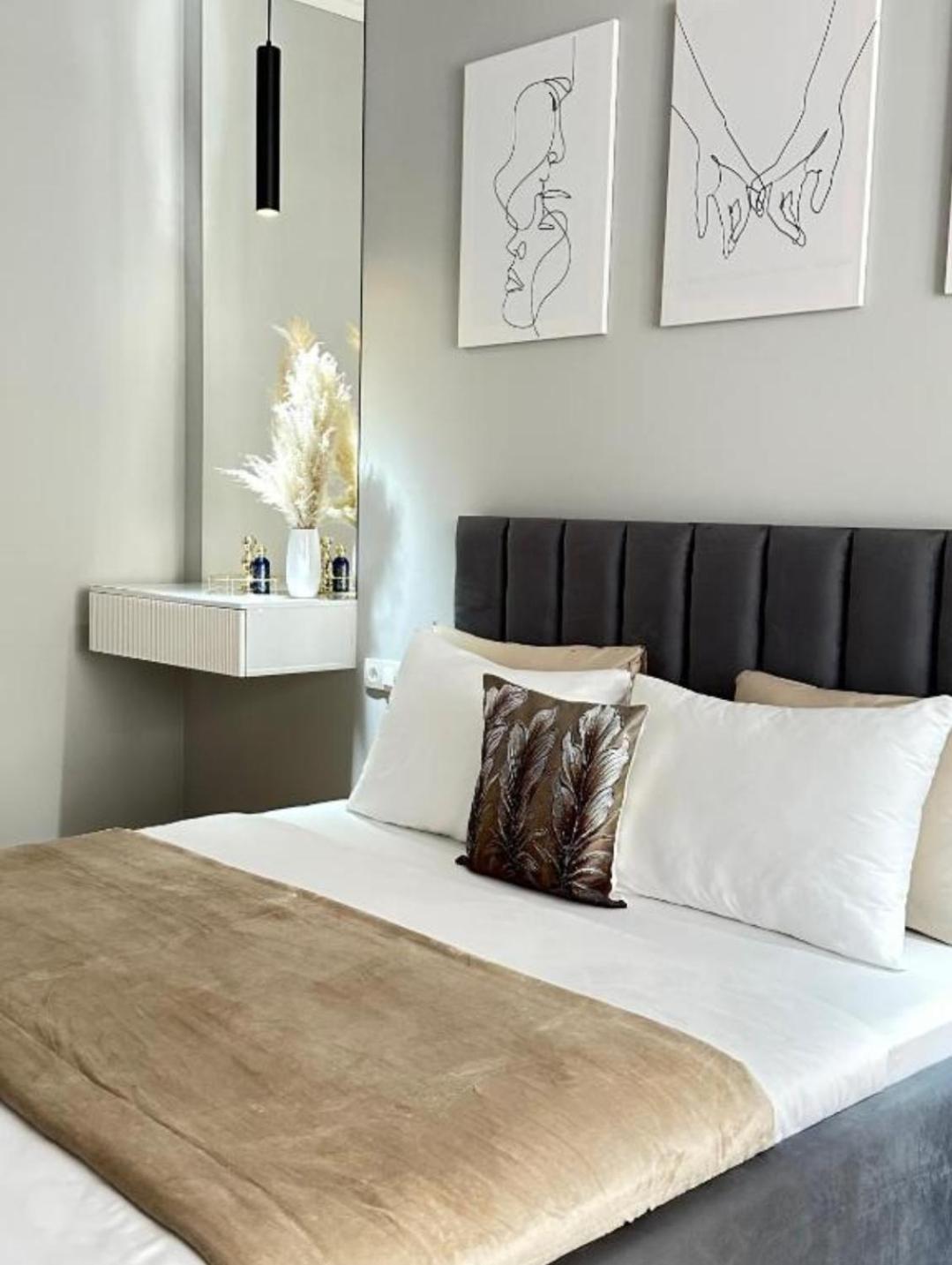DELUXE CLASS APARTMENT Of ALMATY view 2