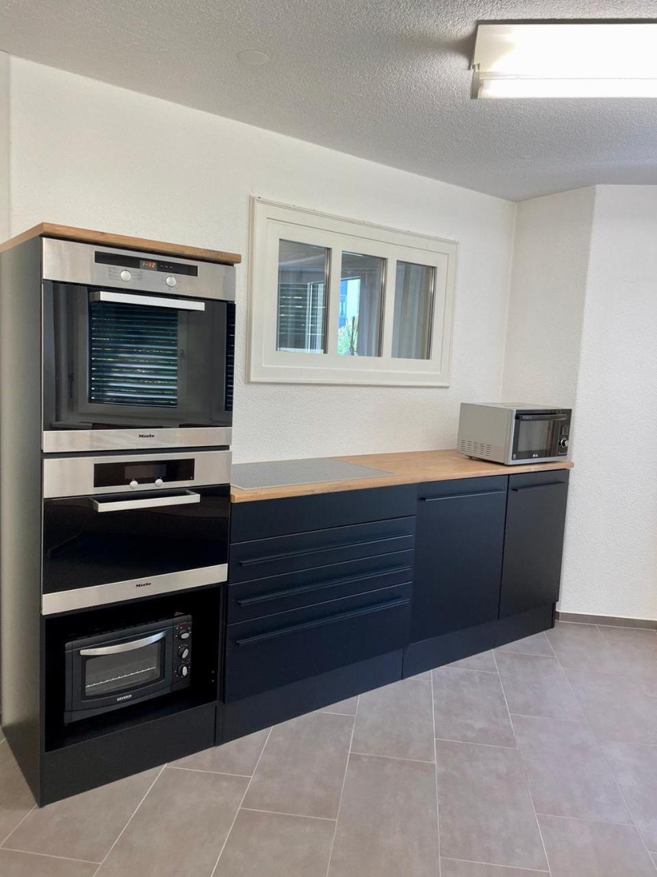 modern lakeside flat with pool access - 80m2