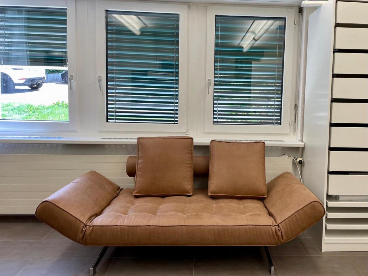 modern lakeside flat with pool access - 80m2