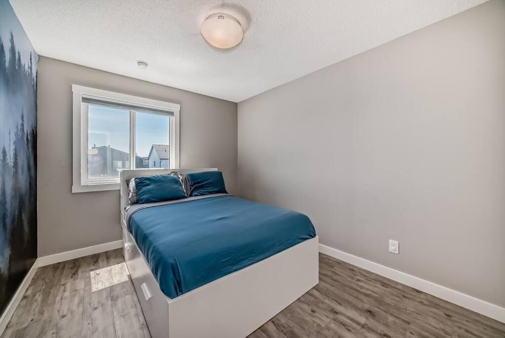 Bright Pet Friendly SE Calgary Home
