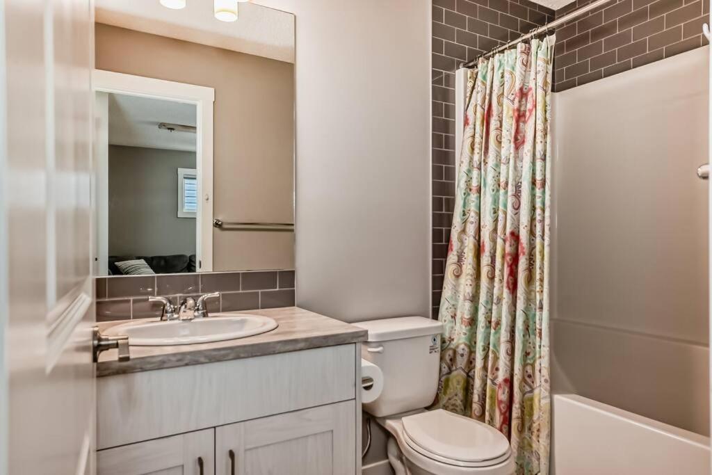 Bright Pet Friendly SE Calgary Home