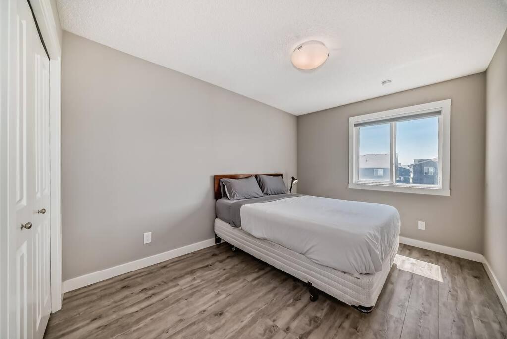 Bright Pet Friendly SE Calgary Home