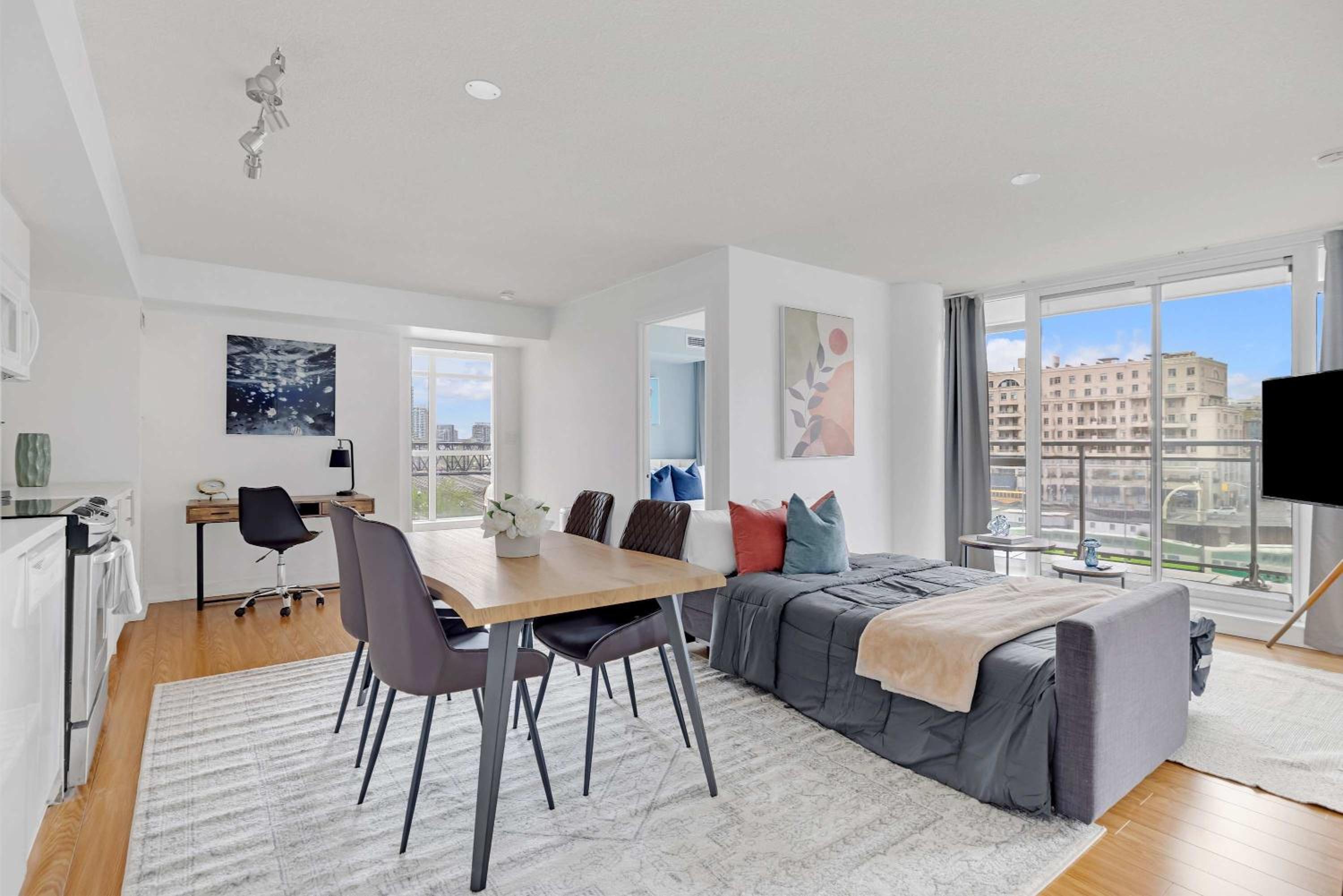 City Gem Near the Rogers Centre & Top Attractions