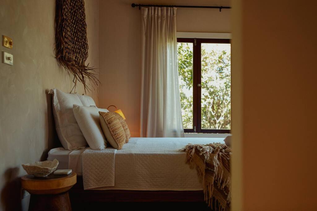 Reinwood Retreat - A home Nestled in the Treetops of a Rainforest