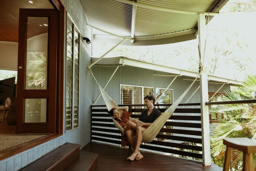 Reinwood Retreat - A home Nestled in the Treetops of a Rainforest